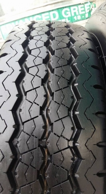 ขายยางถอดป้ายแดง bridgestone r623 215/70r15 ผลิตสัปดาห์ที่ 44 ปี 14  สนใจติดต่อเล็กคลองสามครับ 081-3747940