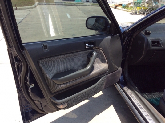 ขายรถ Honda accord ตาเพชรไฟท้ายสั้น ปี94 เครื่องหัวฉีดเดิม 2.0 เกียร์ออโต้ ติดแก๊สLPG ไฟฟ้าทั้งคัน ภายในเบาะเดิมๆสวยมากสะอาด แอร์เย็นฉ่ำ ตัวถังเดิมๆสีเงาๆรถทรงเดิม รถสวยเดิมขับดีพร้อมใช้งานได้เลยครับ ขายถูกครับ