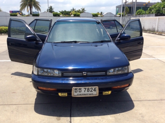 ขายรถ Honda accord ตาเพชรไฟท้ายสั้น ปี94 เครื่องหัวฉีดเดิม 2.0 เกียร์ออโต้ ติดแก๊สLPG ไฟฟ้าทั้งคัน ภายในเบาะเดิมๆสวยมากสะอาด แอร์เย็นฉ่ำ ตัวถังเดิมๆสีเงาๆรถทรงเดิม รถสวยเดิมขับดีพร้อมใช้งานได้เลยครับ ขายถูกครับ