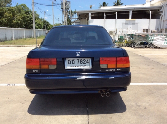 ขายรถ Honda accord ตาเพชรไฟท้ายสั้น ปี94 เครื่องหัวฉีดเดิม 2.0 เกียร์ออโต้ ติดแก๊สLPG ไฟฟ้าทั้งคัน ภายในเบาะเดิมๆสวยมากสะอาด แอร์เย็นฉ่ำ ตัวถังเดิมๆสีเงาๆรถทรงเดิม รถสวยเดิมขับดีพร้อมใช้งานได้เลยครับ ขายถูกครับ