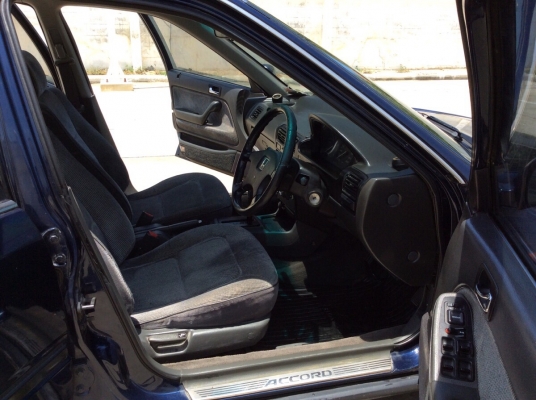 ขายรถ Honda accord ตาเพชรไฟท้ายสั้น ปี94 เครื่องหัวฉีดเดิม 2.0 เกียร์ออโต้ ติดแก๊สLPG ไฟฟ้าทั้งคัน ภายในเบาะเดิมๆสวยมากสะอาด แอร์เย็นฉ่ำ ตัวถังเดิมๆสีเงาๆรถทรงเดิม รถสวยเดิมขับดีพร้อมใช้งานได้เลยครับ ขายถูกครับ