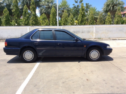 ขายรถ Honda accord ตาเพชรไฟท้ายสั้น ปี94 เครื่องหัวฉีดเดิม 2.0 เกียร์ออโต้ ติดแก๊สLPG ไฟฟ้าทั้งคัน ภายในเบาะเดิมๆสวยมากสะอาด แอร์เย็นฉ่ำ ตัวถังเดิมๆสีเงาๆรถทรงเดิม รถสวยเดิมขับดีพร้อมใช้งานได้เลยครับ ขายถูกครับ