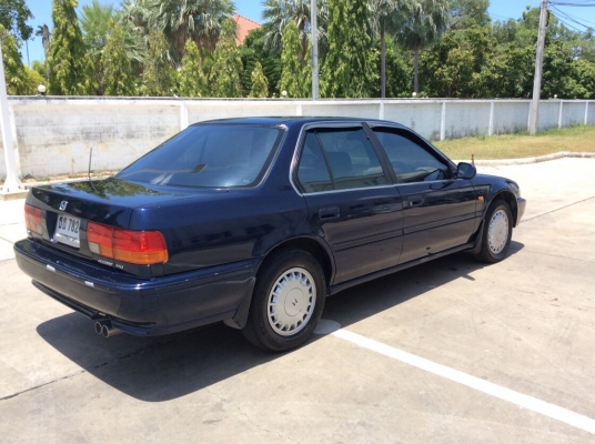 ขายรถ Honda accord ตาเพชรไฟท้ายสั้น ปี94 เครื่องหัวฉีดเดิม 2.0 เกียร์ออโต้ ติดแก๊สLPG ไฟฟ้าทั้งคัน ภายในเบาะเดิมๆสวยมากสะอาด แอร์เย็นฉ่ำ ตัวถังเดิมๆสีเงาๆรถทรงเดิม รถสวยเดิมขับดีพร้อมใช้งานได้เลยครับ ขายถูกครับ