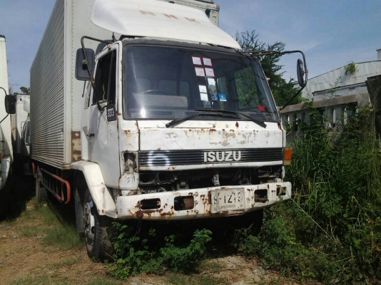 ขาย รถบรรทุก 6 ล้อ ISUZU 175 แรง