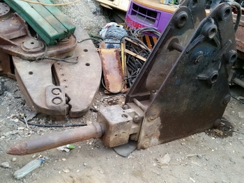 หัวเจาะ เบรคเกอร์ กระแทกปูน สำหรับรถขุด แบคโฮ PC 120 ขายถูก ตามสภาพ