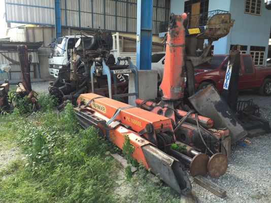 ขายเฮี๊ยบ,เครน ราคาดีโทร081-9441107ชลบุรีครับ