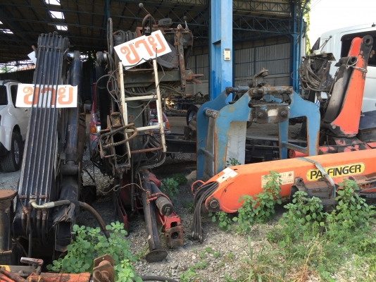 ขายเฮี๊ยบ,เครน ราคาดีโทร081-9441107ชลบุรีครับ