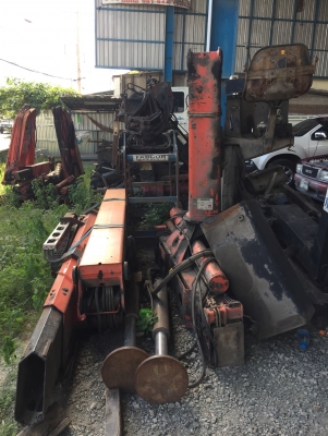 ขายเฮี๊ยบ,เครน ราคาดีโทร081-9441107ชลบุรีครับ