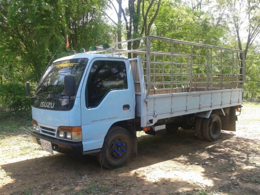 ขาย 6 ล้อ NKR 110 ปี 41 คัสซีสวยตลอดเส้น แอร์เย็น เครื่องดีมาก ทะเบียนพร้อมโอน