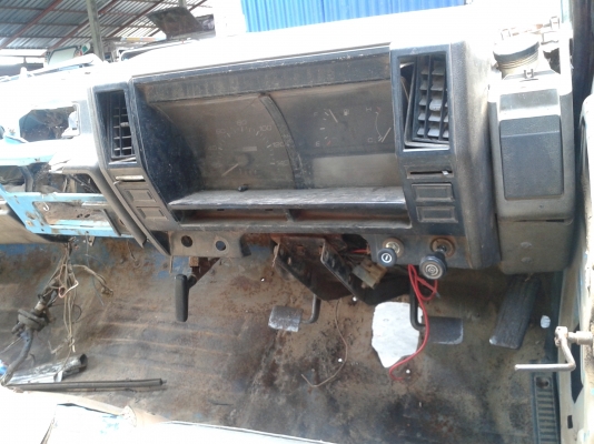 ขายหัวเก๋ง NPR 115 พื้นไม่ผุส่งได้