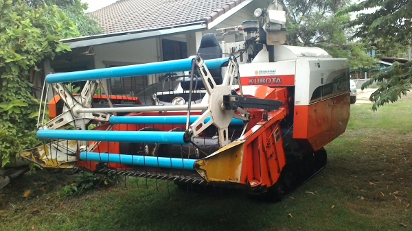 ขาย รถเกี่ยวข้าว DC-68G + เทลเลอร์บรรทุก