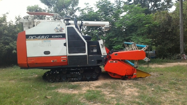 ขาย รถเกี่ยวข้าว DC-68G + เทลเลอร์บรรทุก