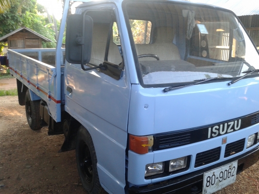 ขาย isuzu nkr 88 แรง รถออกห้าง