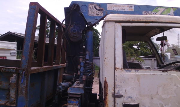 ขาย 6 ล้อ MITSUBISHI  แคนเตอร์ 115 แรงม้า ติดเครน ไม่มีทะเบียน