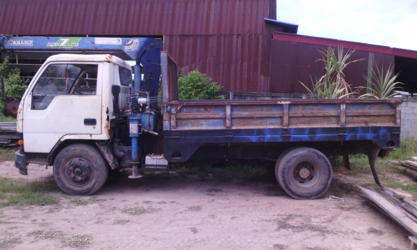 ขาย 6 ล้อ MITSUBISHI  แคนเตอร์ 115 แรงม้า ติดเครน ไม่มีทะเบียน