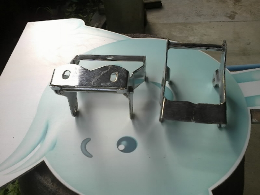 เหล็กรองเบาะซี