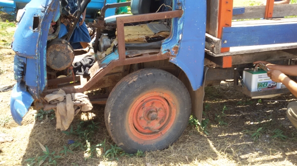 ขายรถ 4 ล้อเอล 74 พร้อมเครื่องนวดข้าว 5 ฟุต