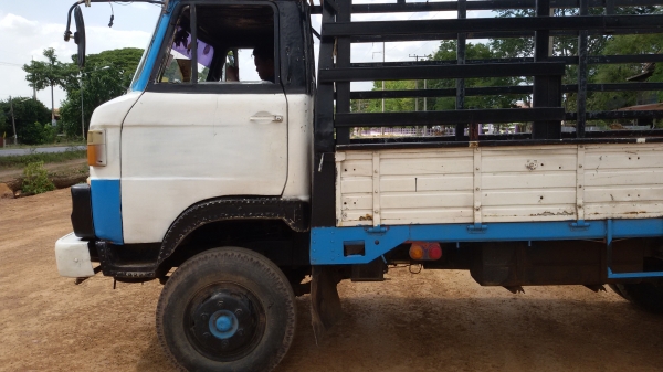 ขายรถ 6 ล้อ km310 เครื่อง 6 สูบ 90 แรง ขายรถ 6 ล้อ km310 เครื่อง 6 สูบ 90 แรง