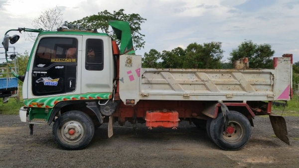 ขายรถดั้ม 6 ล้อ ISUZU DEGA 195 แรงสวยๆเครื่องดีคัสซีสวยทะเบียนเต็ม ขายรถดั้ม 6 ล้อ ISUZU DEGA 195 แรงสวยๆเครื่องดีคัสซีสวยทะเบียนเต็ม