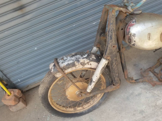 ขายซากรถโบราณเยอรมันเฟรม DKW RT 200 มีรูปครับ