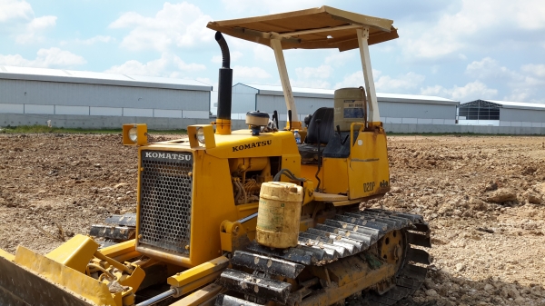 ขายรถแทคเตอร์ KOMATSU D2OP-6 สภาพดีพร้อมใช้งาน