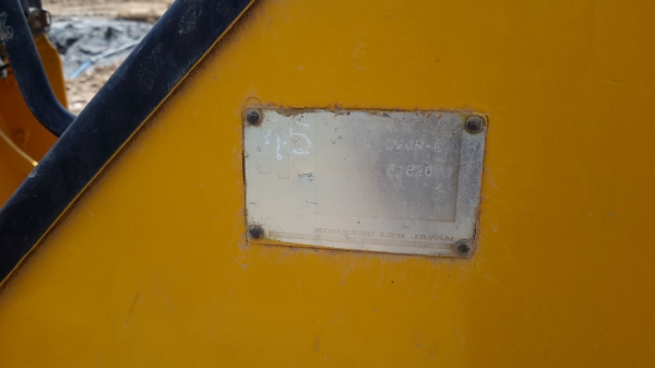 ขายรถแทคเตอร์ KOMATSU D2OP-6 สภาพดีพร้อมใช้งาน