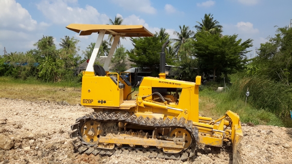 ขายรถแทคเตอร์ KOMATSU D2OP-6 สภาพดีพร้อมใช้งาน