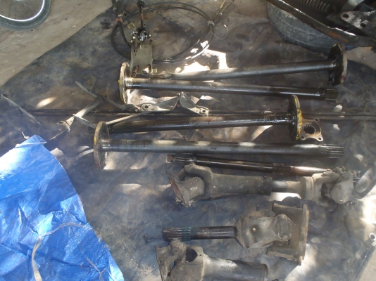 ขายชุดเฟื่องท้ายหน้าหลังพร้อมเพลาข้างเพลากลางและเพลาท่อนหลัง ไอ้หลง 527 ขายชุดเฟื่องท้ายหน้าหลังพร้อมเพลาข้างเพลากลางและเพลาท่อนหลัง ไอ้หลง 527