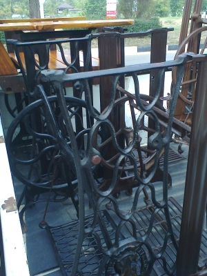 ขาจักรใยแมงมุมและเหล็กปั้ม