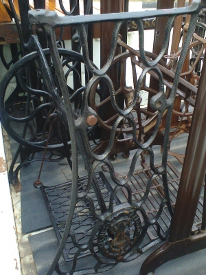 ขาจักรใยแมงมุมและเหล็กปั้ม