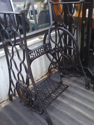 ขาจักรใยแมงมุมและเหล็กปั้ม