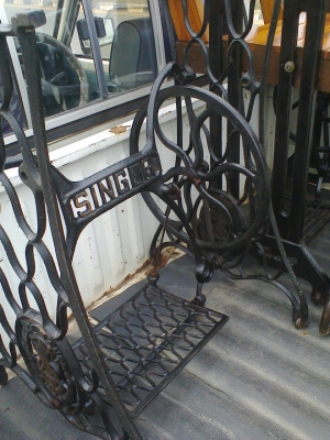 ขาจักรใยแมงมุมและเหล็กปั้ม