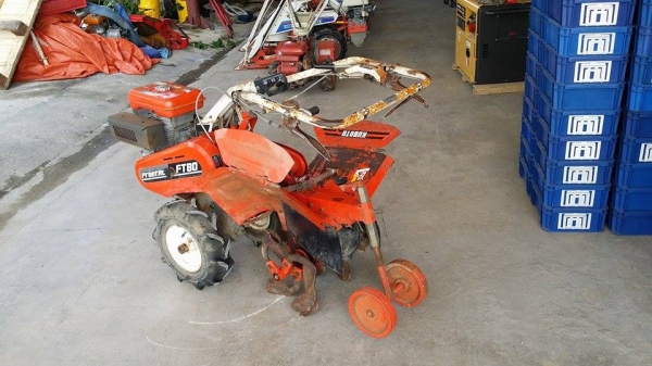 รถไถเดินตาม KUBOTA  รุ่น FT80 ขนาด 8 แรง  เครื่องยนต์เบนซิน  เก่าญี่ปุ่น   เครื่องยนต์ติดง่าย  สภาพสวยพร้อมใช้งาน