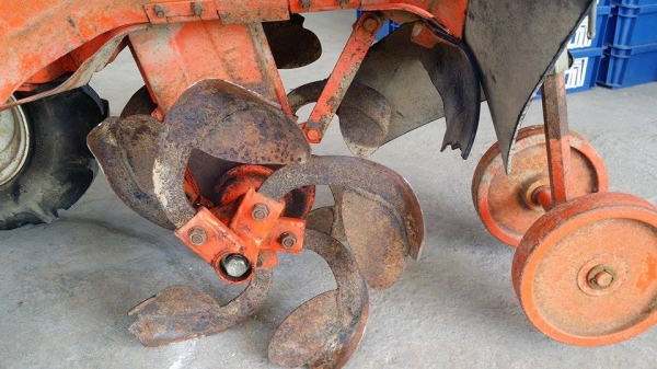 รถไถเดินตาม KUBOTA  รุ่น FT80 ขนาด 8 แรง  เครื่องยนต์เบนซิน  เก่าญี่ปุ่น   เครื่องยนต์ติดง่าย  สภาพสวยพร้อมใช้งาน