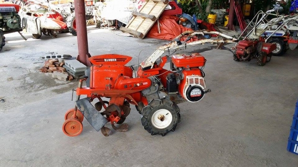 รถไถเดินตาม KUBOTA  รุ่น FT80 ขนาด 8 แรง  เครื่องยนต์เบนซิน  เก่าญี่ปุ่น   เครื่องยนต์ติดง่าย  สภาพสวยพร้อมใช้งาน