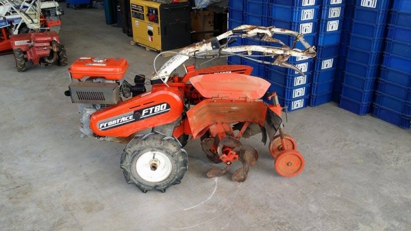 รถไถเดินตาม KUBOTA  รุ่น FT80 ขนาด 8 แรง  เครื่องยนต์เบนซิน  เก่าญี่ปุ่น   เครื่องยนต์ติดง่าย  สภาพสวยพร้อมใช้งาน