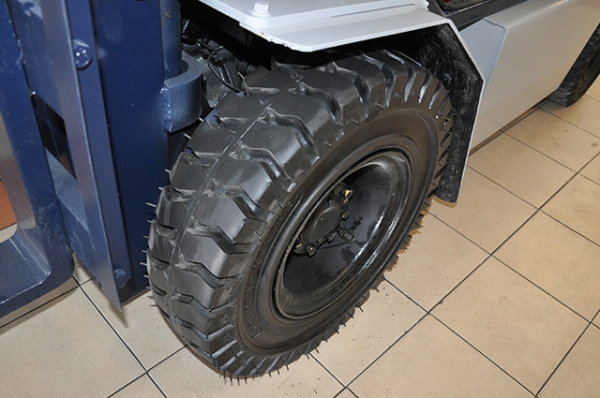 ขายรถโฟล์คลิฟท์มือสอง KOMATSU รุ่น FG25H-11 ราคา 285,000 บาท นำเข้าจากประเทศญี่ปุ่น 100\% ไม่เคยใช้งานในประเทศไทย