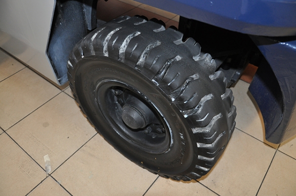 ขายรถโฟล์คลิฟท์มือสอง KOMATSU รุ่น FG25H-11 ราคา 285,000 บาท นำเข้าจากประเทศญี่ปุ่น 100\% ไม่เคยใช้งานในประเทศไทย