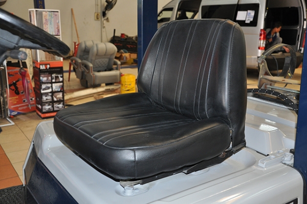 ขายรถโฟล์คลิฟท์มือสอง KOMATSU รุ่น FG25H-11 ราคา 285,000 บาท นำเข้าจากประเทศญี่ปุ่น 100\% ไม่เคยใช้งานในประเทศไทย