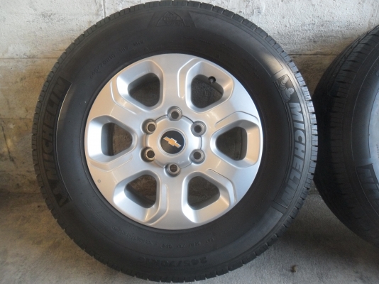 ล้อแม็ก 16นิ้ว 6รู เชฟ พร้อมยาง สวยๆ 4 ล้อ ราคา 6900 บาท