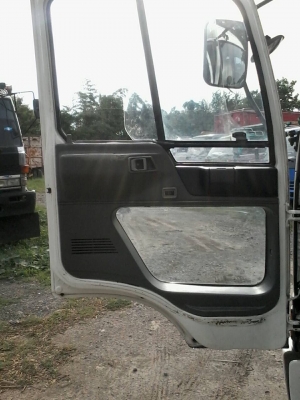 ขาย6ล้อHiNOสิงห์ไฮเทค210แรงม้าตู้10บานยาว6.20เมตร ขาย6ล้อHiNOสิงห์ไฮเทค210แรงม้าตู้10บานยาว6.20เมตร