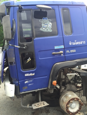 ขายซากรถ10ล้อ วอล์วโว่ ตามสภาพครับราคาถูก081-9441107