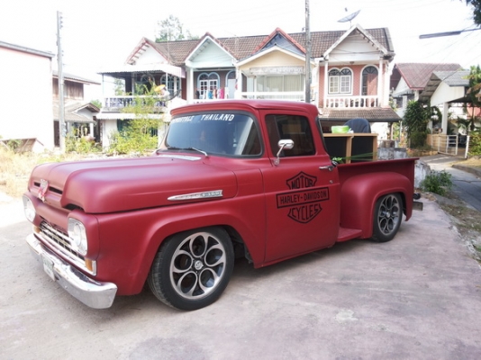 ขายล้อแม็กขอบ18นิ้วพร้อมยางราคา10,000บาท