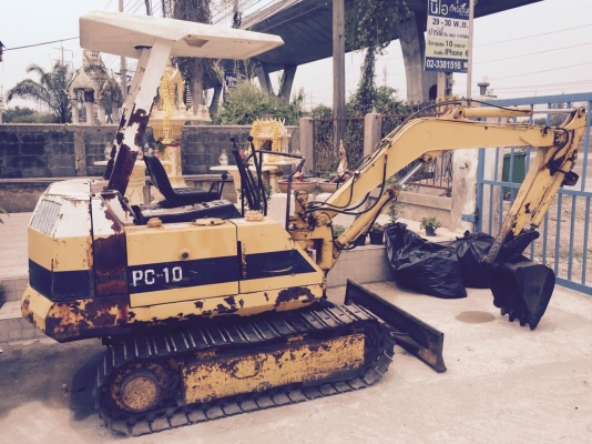 ให้เช่ารถโฟล์คลิฟท์ และ แม็คโครเล็ก