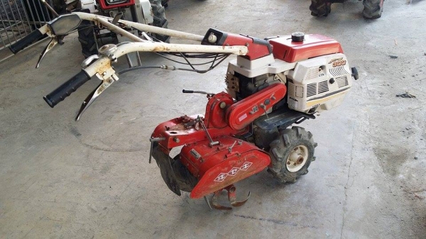 รถพรวนดิน  ISEKI  300 เก่าญี่ปุ่น  ขนาด 3 แรง  เครื่องยนต์ติดง่าย  สภาพสวย พร้อมใช้งาน