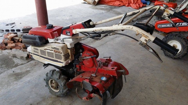 รถพรวนดิน  ISEKI  300 เก่าญี่ปุ่น  ขนาด 3 แรง  เครื่องยนต์ติดง่าย  สภาพสวย พร้อมใช้งาน