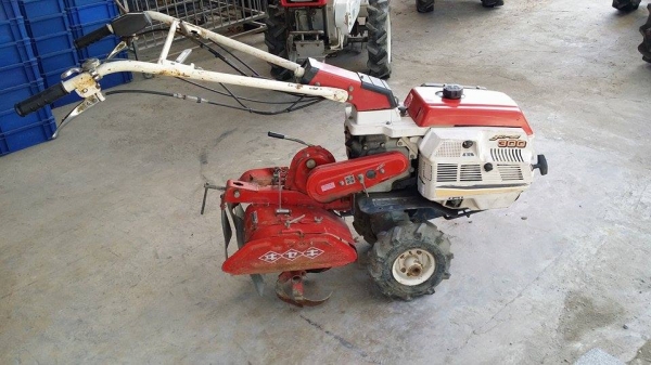 รถพรวนดิน  ISEKI  300 เก่าญี่ปุ่น  ขนาด 3 แรง  เครื่องยนต์ติดง่าย  สภาพสวย พร้อมใช้งาน