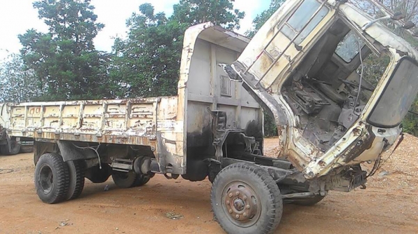 ขายรถ6ล้อ ช่วงยาว ขายตามสภาพ ไม่มีเครื่อง ไม่มีเอกสาร แคชซีGD สนใจโทร 090-8588220คุณนะ 093-3258446คุณบิว ID:narong498 หรือเข้าดูสินค้าอื่นๆได้ที่ www.truck.in.th/498 หรือเพจFacebook ณรงค์ ซื้อขายรถมือสอง (เว็บไซต์ส่วนตัว)