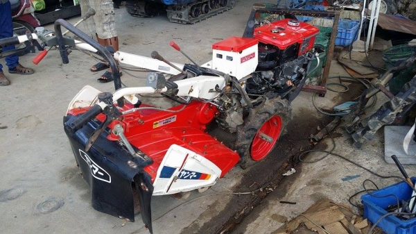 รถไถเดินตาม YANMAR  รุ่น YH75D ขนาด 7.5 แรง เครื่องยนต์ดีเซล เก่าญี่ปุ่น  ยางรถรั่ว ไม่มีที่สตาร์ท  สภาพสวยพร้อมใช้งาน