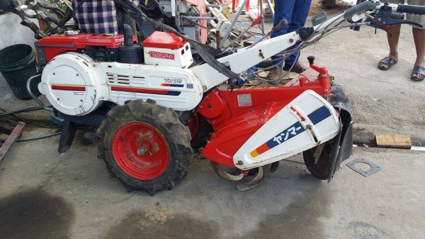 รถไถเดินตาม YANMAR  รุ่น YH75D ขนาด 7.5 แรง เครื่องยนต์ดีเซล เก่าญี่ปุ่น  ยางรถรั่ว ไม่มีที่สตาร์ท  สภาพสวยพร้อมใช้งาน